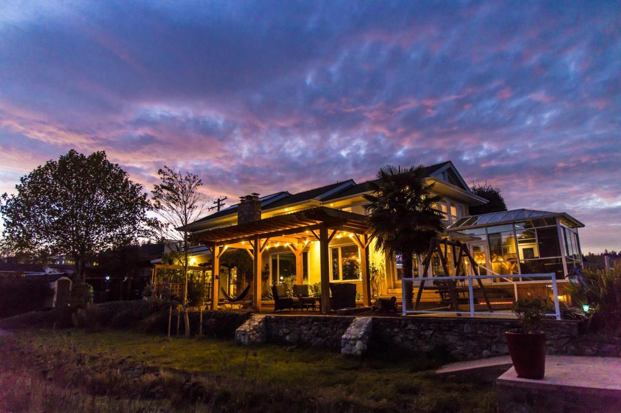 Birds Of A Feather Victoria Oceanfront Studio Suites Colwood Ngoại thất bức ảnh