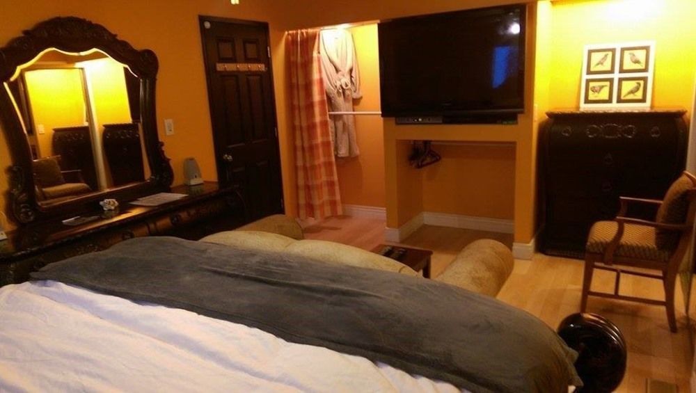 Birds Of A Feather Victoria Oceanfront Studio Suites Colwood Ngoại thất bức ảnh