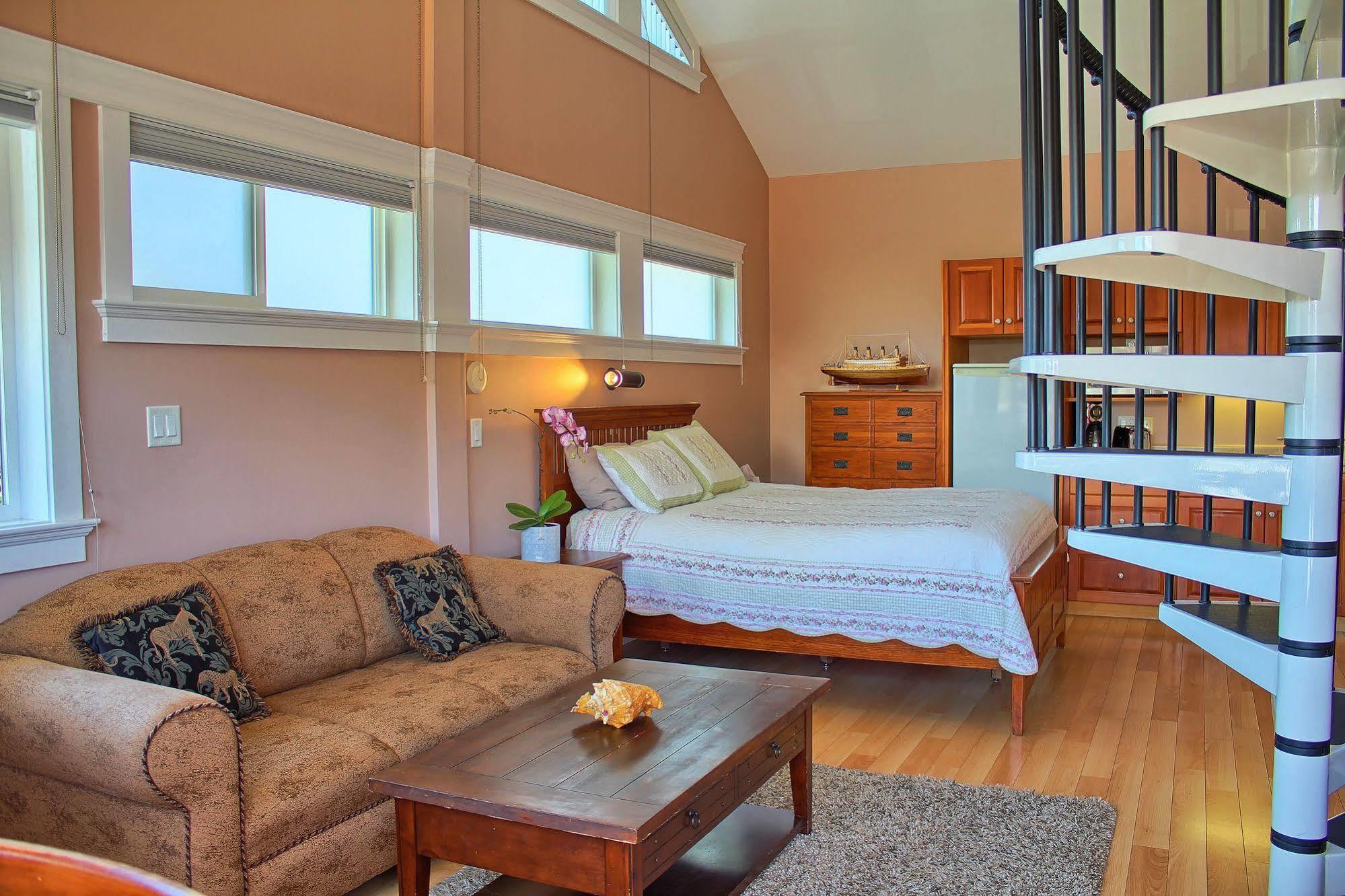 Birds Of A Feather Victoria Oceanfront Studio Suites Colwood Ngoại thất bức ảnh