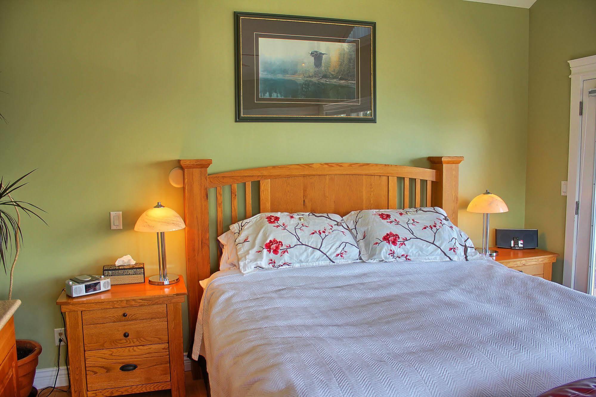 Birds Of A Feather Victoria Oceanfront Studio Suites Colwood Ngoại thất bức ảnh